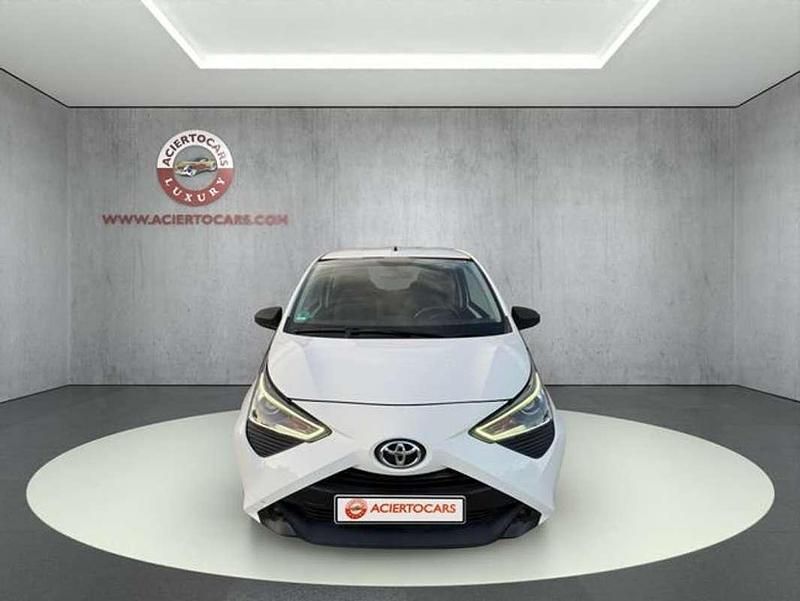 Usado Toyota Aygo City 72 CV (52 kW) 2019 Blanco Utilitario
