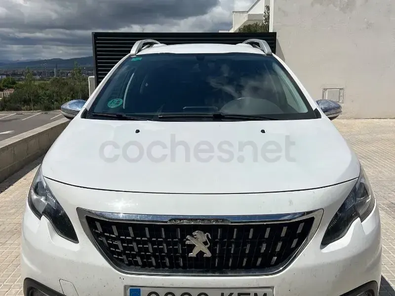 Usado Peugeot 2008 Style 100 CV (73 kW) 2017 Blanco SUV