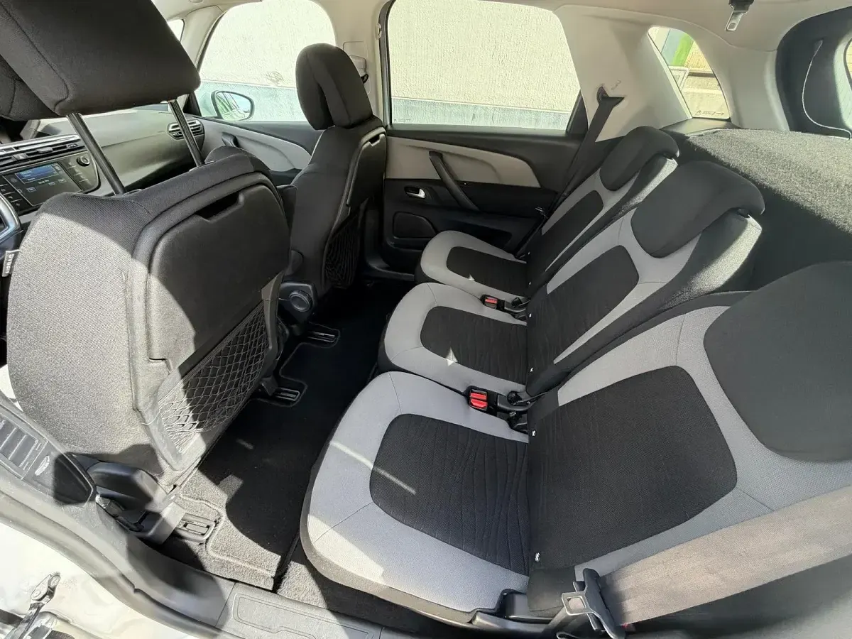 Usado Citroën C4 Picasso Intensive 120 CV (88 kW) 2015 Gris Monovolumen