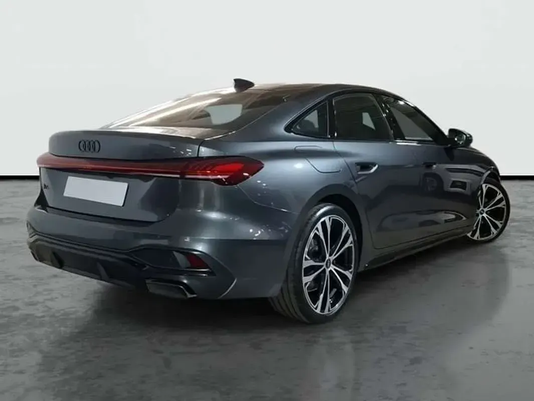 Usado Audi A5 S-Line 150 CV (110 kW) 2025 Gris Berlina