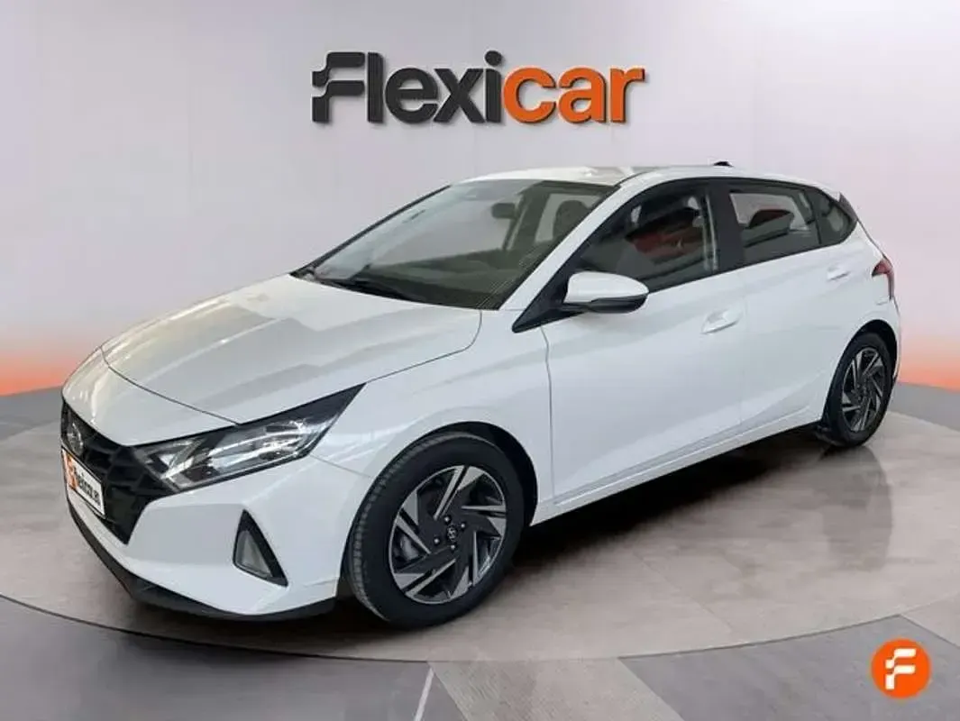 Usado Hyundai i20 84 CV (61 kW) 2022 Blanco Utilitario