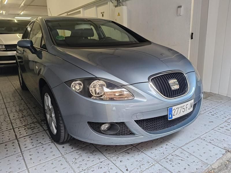 Käytetty Seat Leon Reference 102 HP (75 kW) 2006 Harmaa Viistoperä