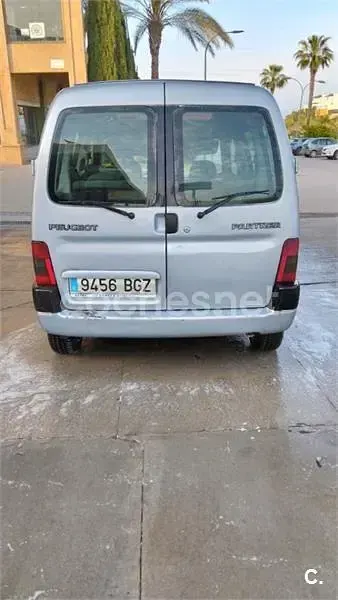 Begagnad Peugeot Partner Tepee Premium 90 HK (66 kW) 2009 Grå Minibuss