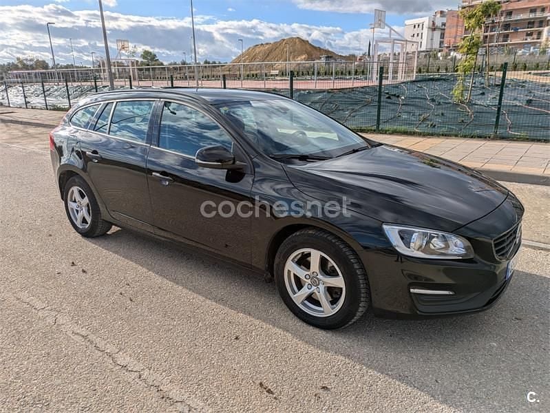 Negro Usado 2018 Volvo V60 Kinetic Familiar | 14.200 € (Super precio) - Imagen 1/4