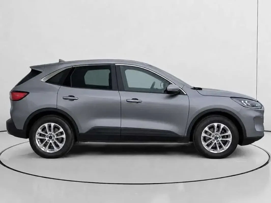 Usado Ford Kuga Titanium 190 CV (139 kW) 2022 Gris SUV