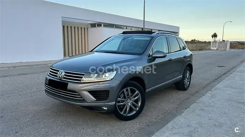 Usado VW Touareg 262 CV (192 kW) 2015 Gris / plata SUV