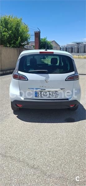 Usado Renault Scénic III Business 110 CV (80 kW) 2014 Blanco Monovolumen