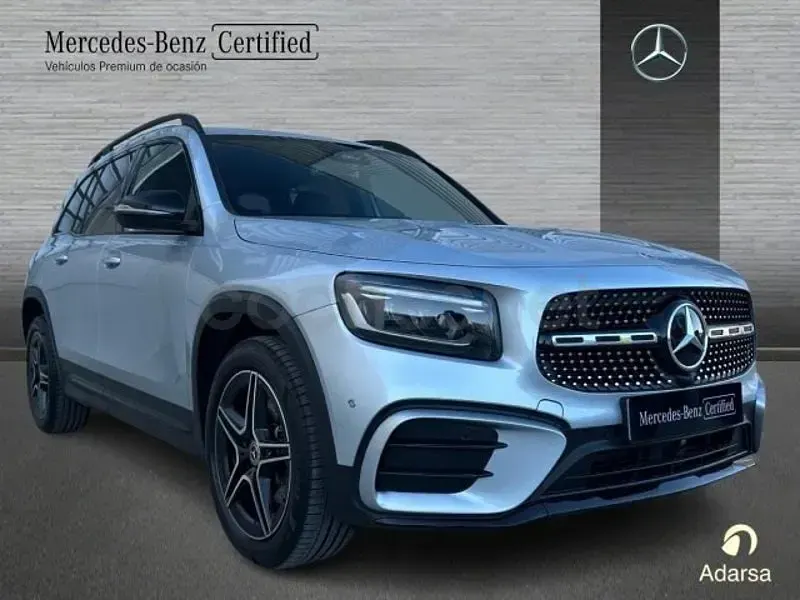 Usado Mercedes GLB200 150 CV (110 kW) 2025 Plata hightech SUV