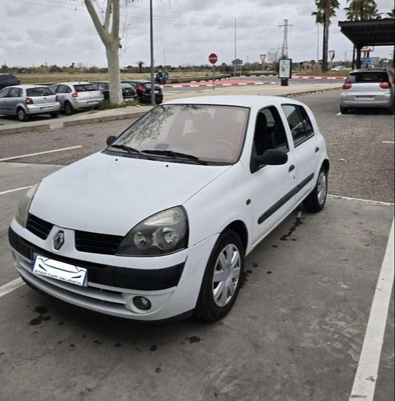 Blanco Usado 2004 Renault Clio II Authentique Utilitario | 2999 € (Precio justo) - Imagen 1/4