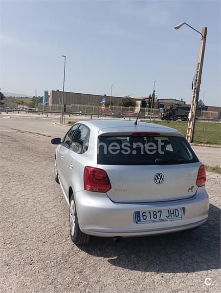 Usado VW Polo Advance 85 CV (62 kW) 2012 Gris / plata Utilitario