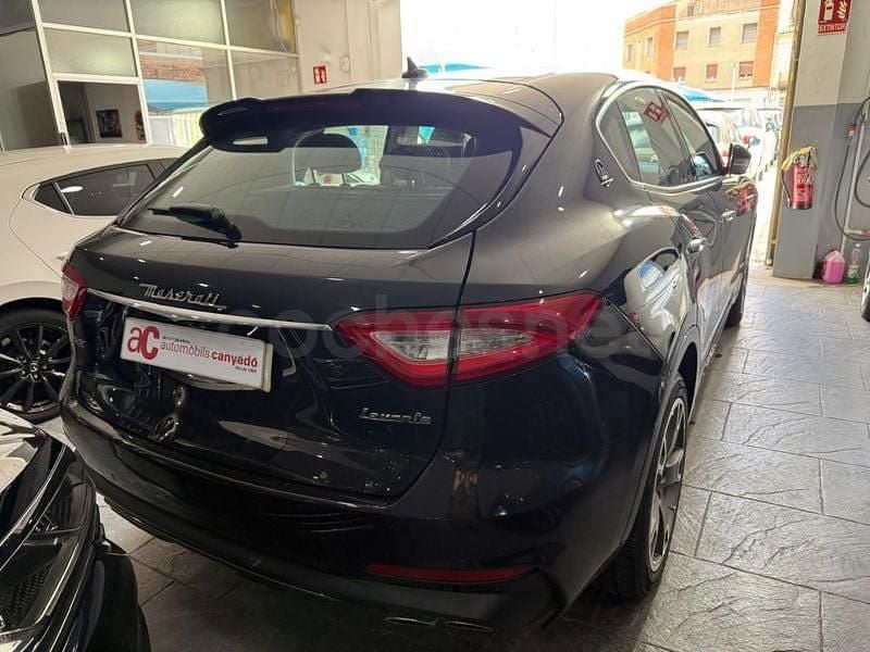 Usado Maserati Levante 430 CV (316 kW) 2018 Negro SUV