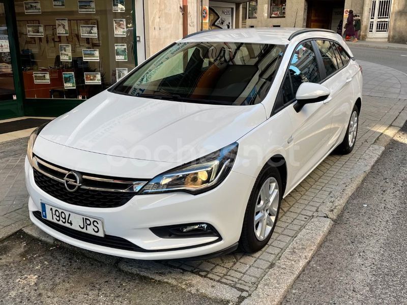 Usado Opel Astra Selective 110 CV (80 kW) 2016 Blanco Familiar