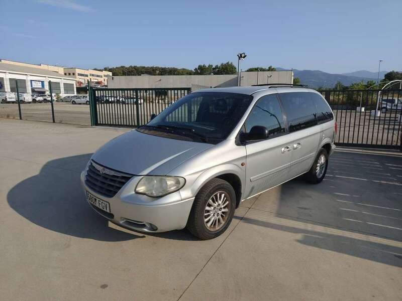 Plateado Usado 2006 Chrysler Voyager Monovolumen | 4300 € (Un poco caro) - Imagen 1/4