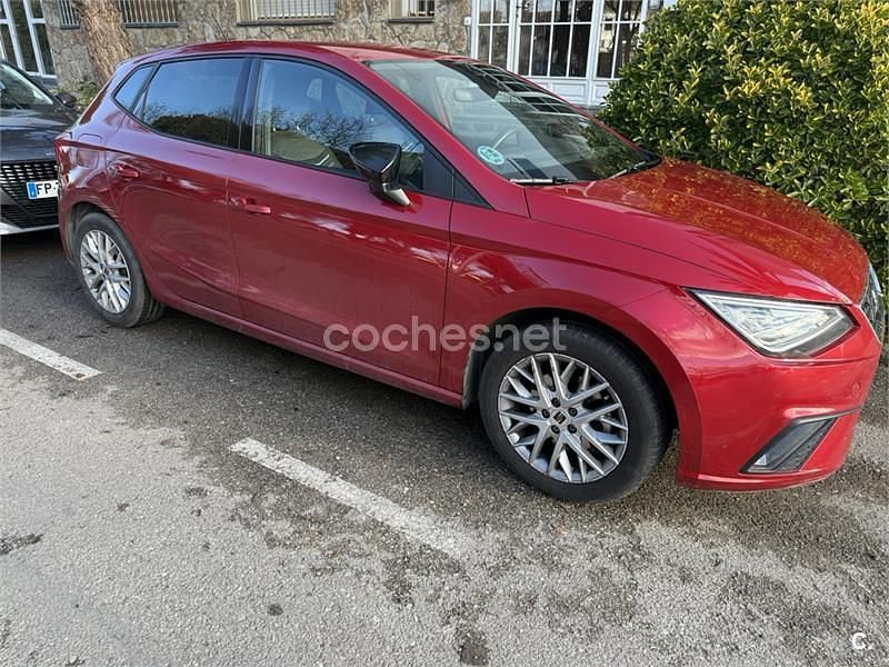 Usado Seat Ibiza FR 110 CV (80 kW) 2022 Granate Berlina