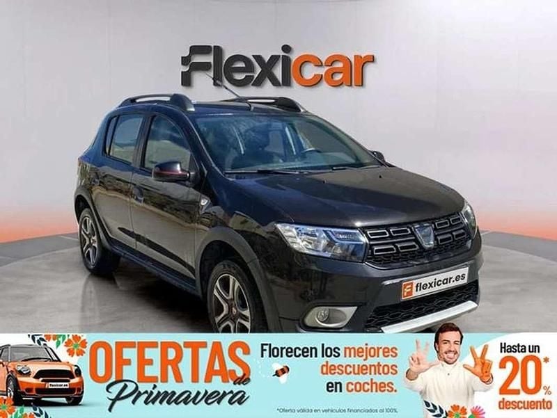 Usado Dacia Sandero Comfort 90 CV (66 kW) 2020 Azul Utilitario