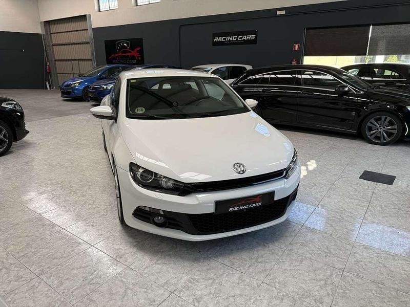 Begagnad VW Scirocco 140 HK (102 kW) 2010 Vit Sportkupé