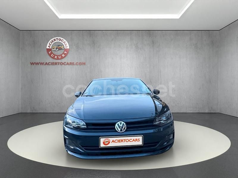 Usado VW Polo Advance 75 CV (55 kW) 2017 Gris / plata Berlina