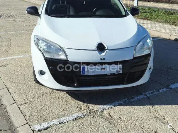 Usado Renault Mégane 110 CV (80 kW) 2011 Blanco Berlina