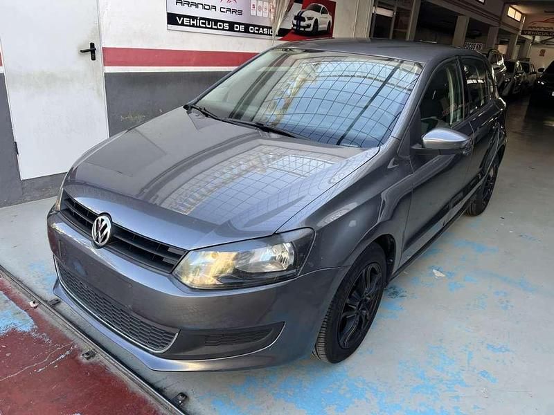 Usado VW Polo United 60 CV (44 kW) 2010 Gris Utilitario