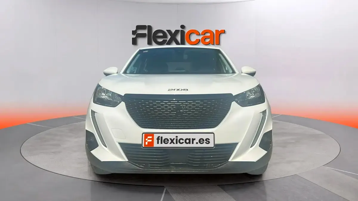 Usado Peugeot 2008 Active 110 CV (80 kW) 2021 Blanco SUV