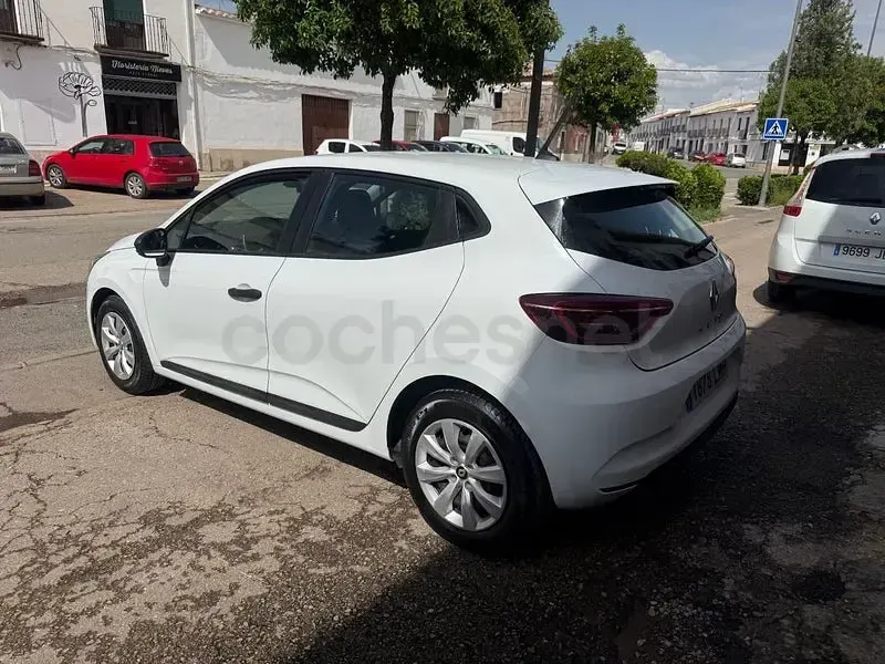 Usado Renault Clio V Business 86 CV (63 kW) 2021 Blanco Utilitario