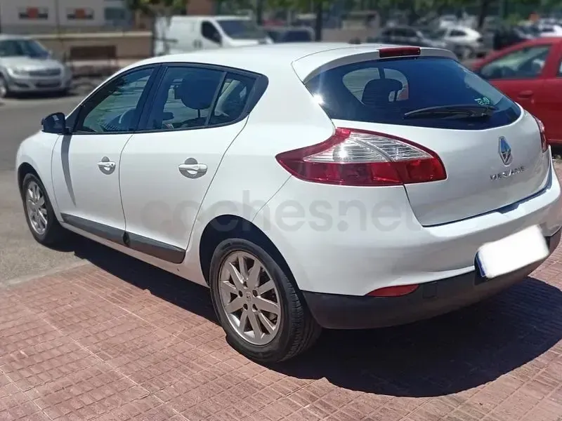Usado Renault Mégane 110 CV (80 kW) 2011 Blanco Berlina