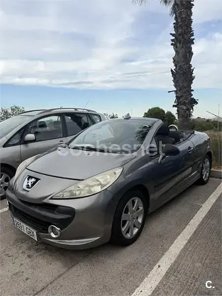 Usado Peugeot 207 CC 120 CV (88 kW) 2008 Gris / plata Descapotable