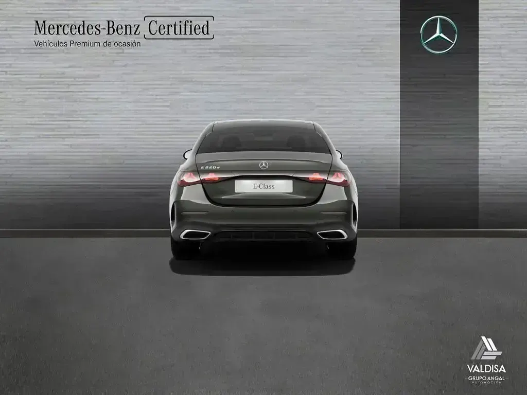 Usado Mercedes E220 197 CV (144 kW) 2025 Gris Berlina