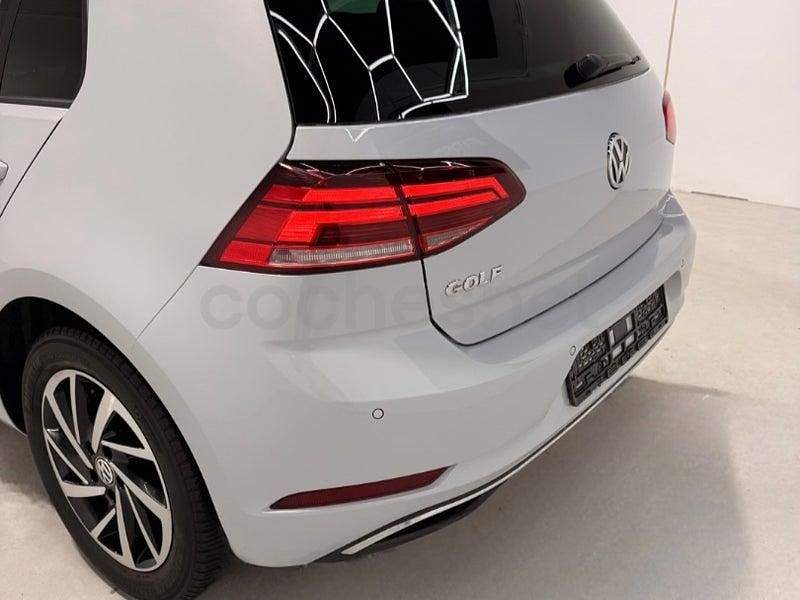 Usado VW Golf VII Advance 115 CV (84 kW) 2019 Blanco Berlina