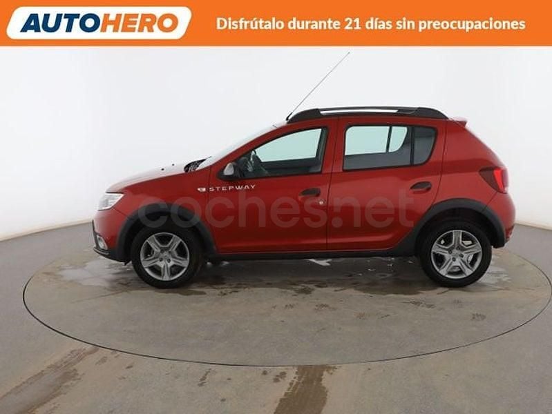 Usado Dacia Sandero Stepway 90 CV (66 kW) 2017 Rojo Utilitario