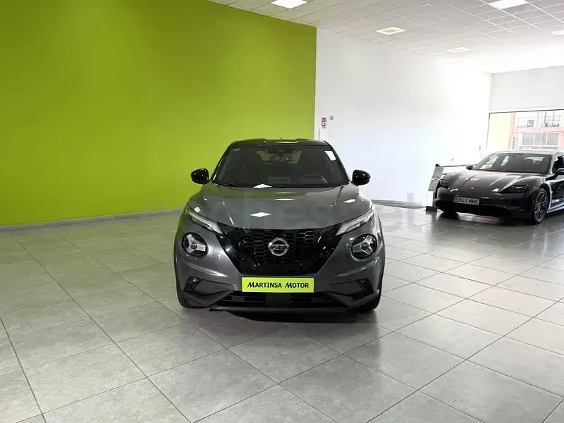 Usado Nissan Juke N-Connecta 114 CV (83 kW) 2022 Gris / plata SUV