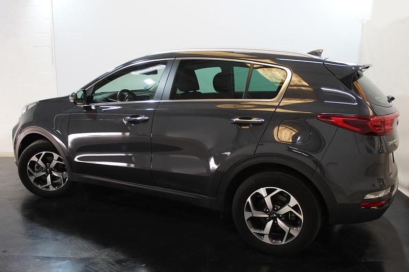 Usado Kia Sportage Plus 136 CV (100 kW) 2021 Gris SUV