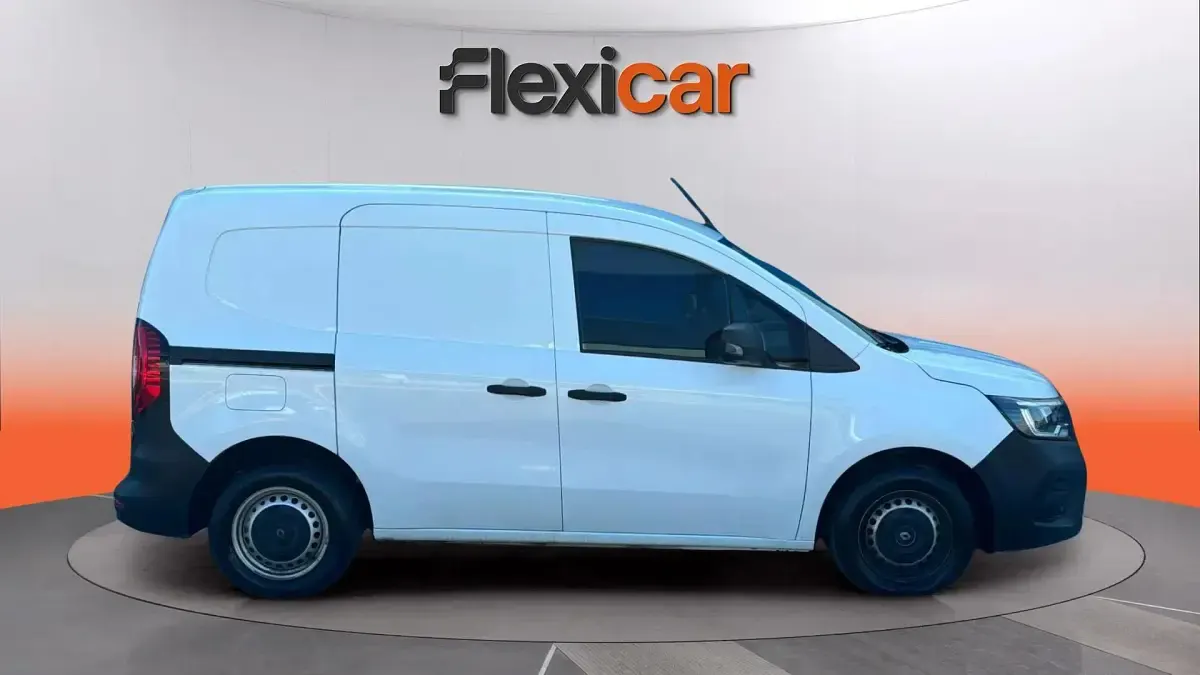 Usado Renault Kangoo 95 CV (69 kW) 2022 Blanco Monovolumen
