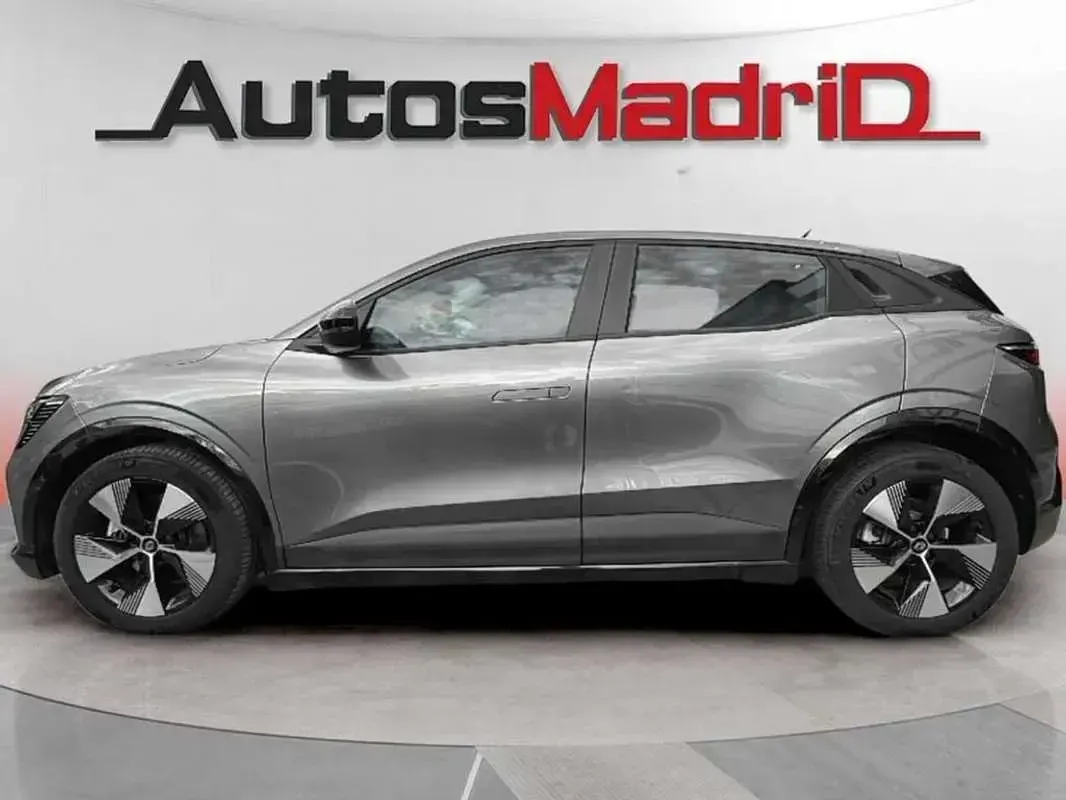 Usado Renault Megane E-Tech Equilibre 96 kW (131 CV) 2022 Gris Utilitario