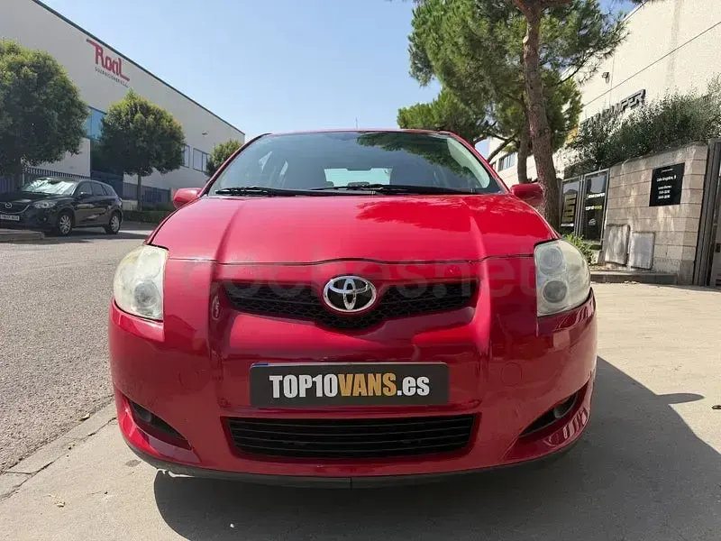 Usado Toyota Auris Sol 126 CV (92 kW) 2007 Rojo Utilitario