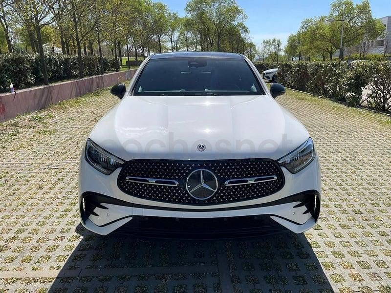 Usado Mercedes GLC300e 313 CV (230 kW) 2025 Blanco Coupe