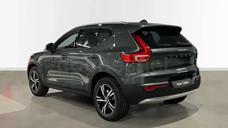 Nuevo Volvo XC40 Core 163 CV (119 kW) 2026 Gris / plata SUV