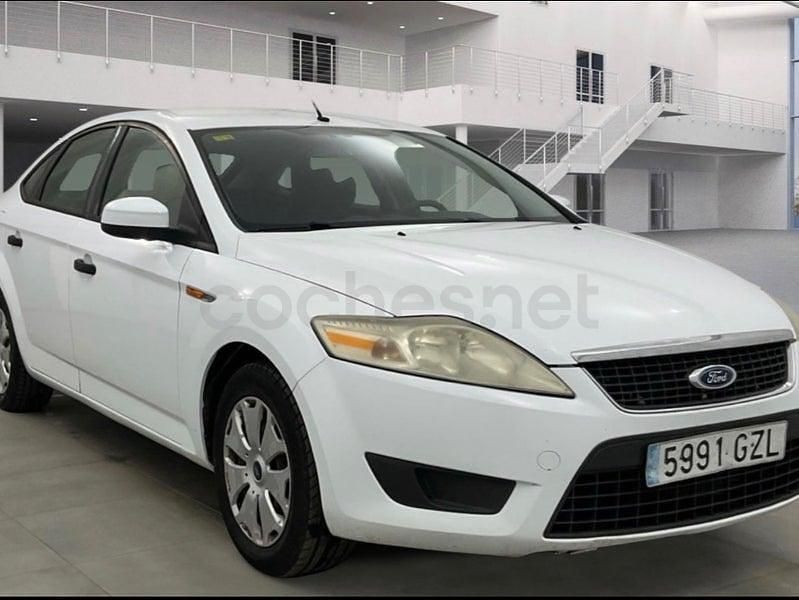 Usado Ford Mondeo Ambiente 125 CV (91 kW) 2010 Blanco Berlina