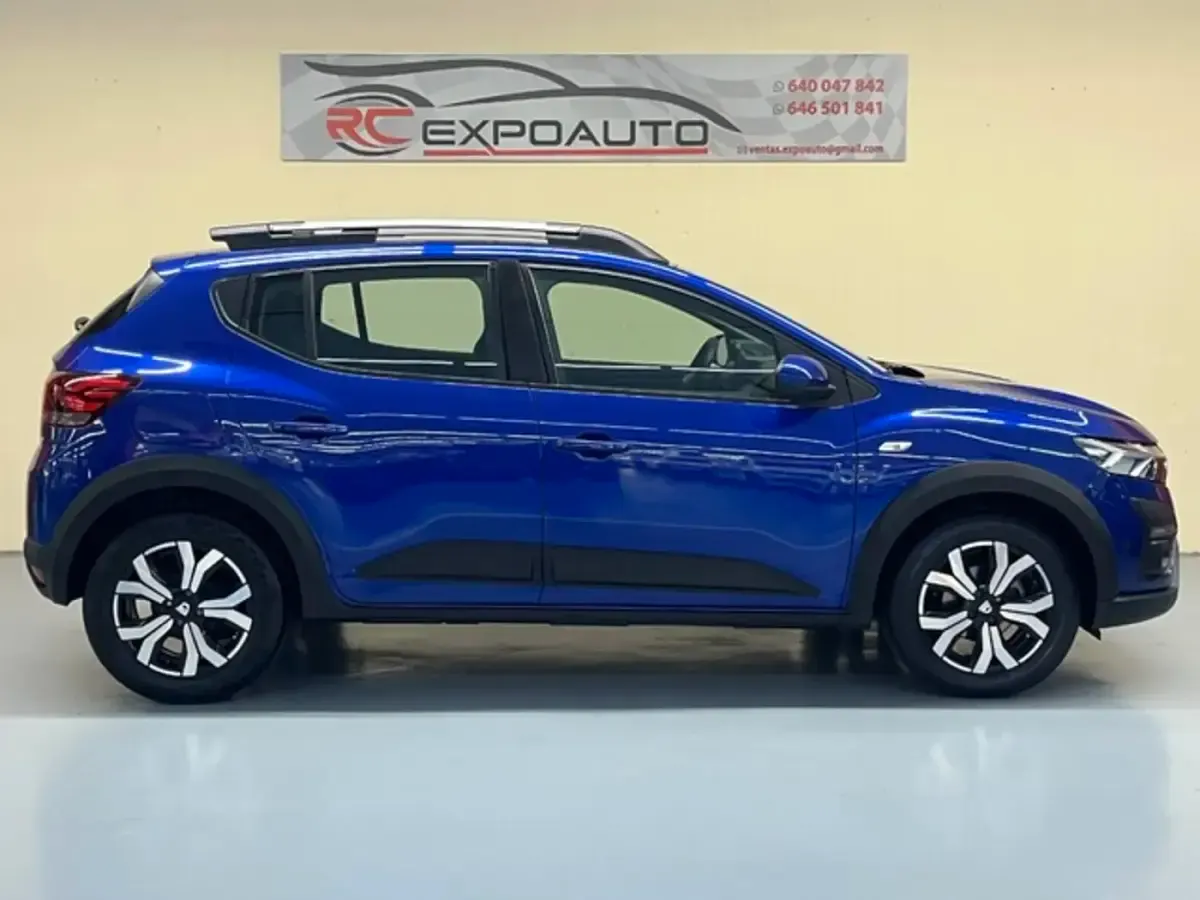 Usado Dacia Sandero Comfort 101 CV (74 kW) 2022 Azul
