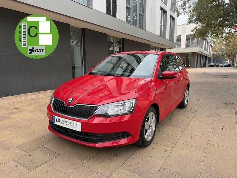 Usado Skoda Fabia Ambition 75 CV (55 kW) 2017 Rojo Berlina