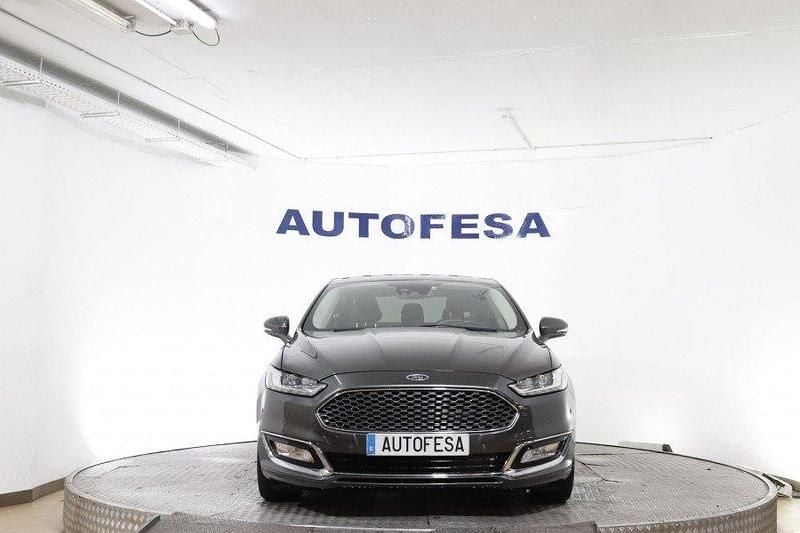Usado Ford Mondeo Vignale 187 CV (137 kW) 2018 Gris titanio Berlina