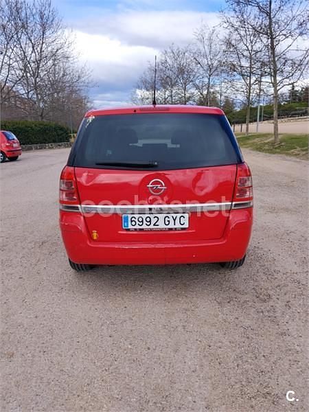 Usado Opel Zafira 115 CV (84 kW) 2010 Rojo Monovolumen