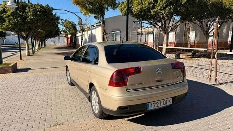 Usado Citroën C5 Exclusive 128 HP (94 kW) 2006 Bege Sedan