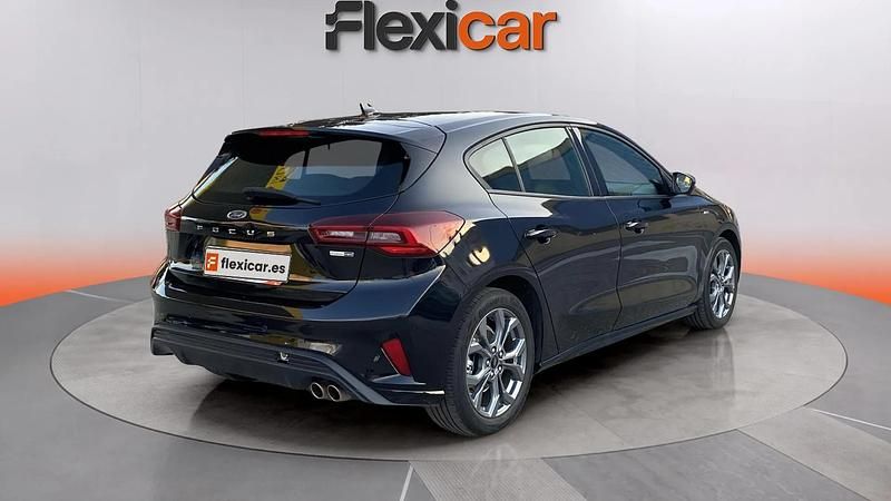 Usado Ford Focus ST-Line 125 CV (91 kW) 2023 Negro Berlina