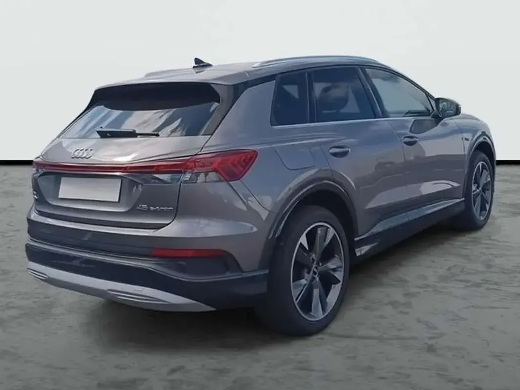 Usado Audi Q4 e-tron Sport 210 kW (286 CV) 2025 Gris SUV
