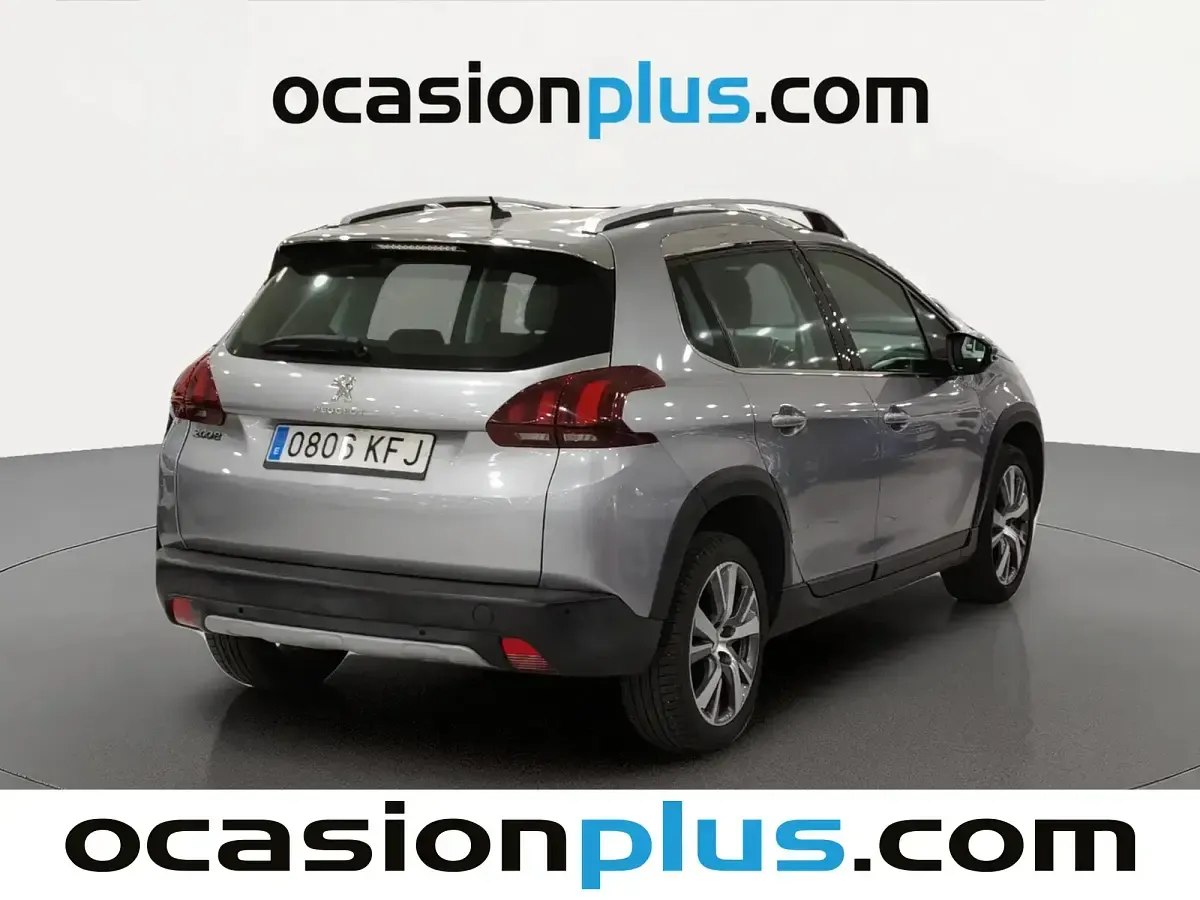 Usado Peugeot 2008 Allure 120 CV (88 kW) 2017 Gris SUV