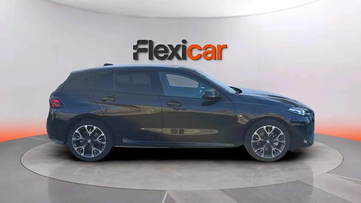 Usado BMW 120 170 CV (125 kW) 2025 Negro Utilitario