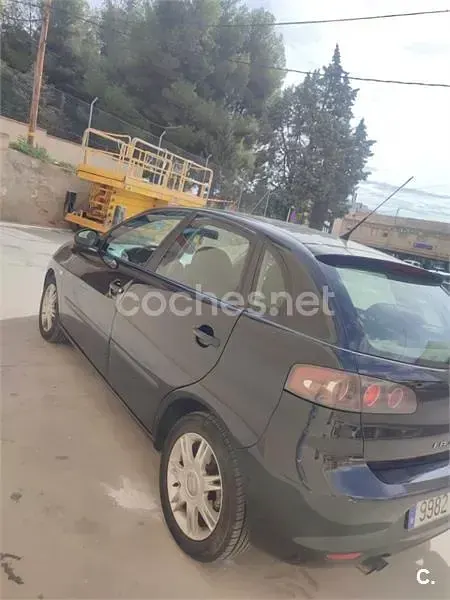 Usado Seat Ibiza Reference 100 CV (73 kW) 2007 Negro Utilitario
