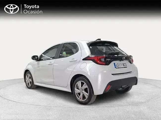 Nuevo Toyota Yaris Active 116 CV (85 kW) 2025 Blanco Utilitario