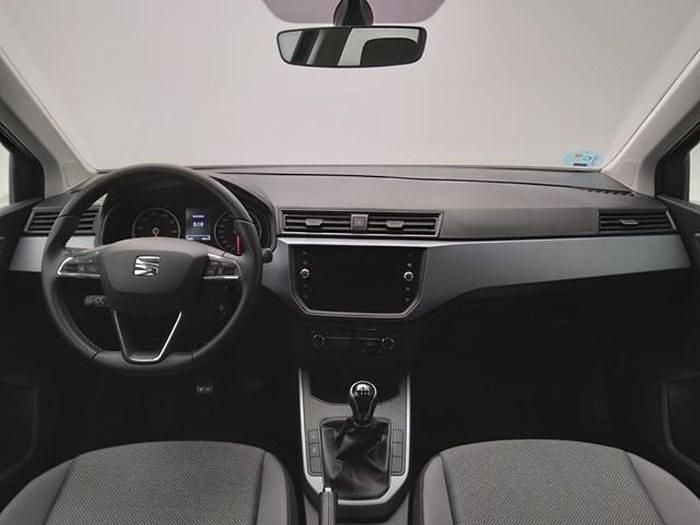 Usado Seat Arona Style 110 CV (80 kW) 2021 Gris SUV